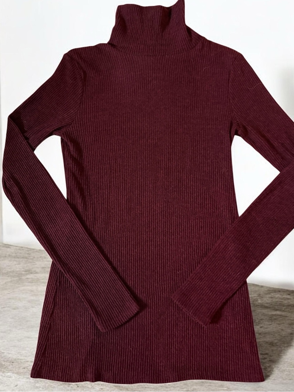 Mossimo Supply Co. Women’s Burgundy Turtleneck Ribbed Sweater!